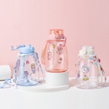 1100ML可爱便携背带塑料杯大容量吸管水杯送贴纸