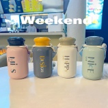 320ML时尚英文背带保温杯304不锈钢潮流纯色直身杯子