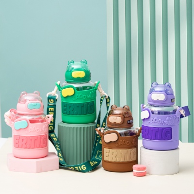 640ML酷酷熊硅胶套太空杯