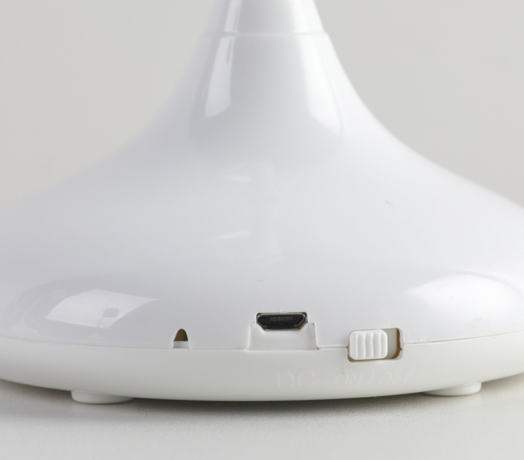 574兔子触摸感应台灯卧室床头灯儿童护眼学习LED灯