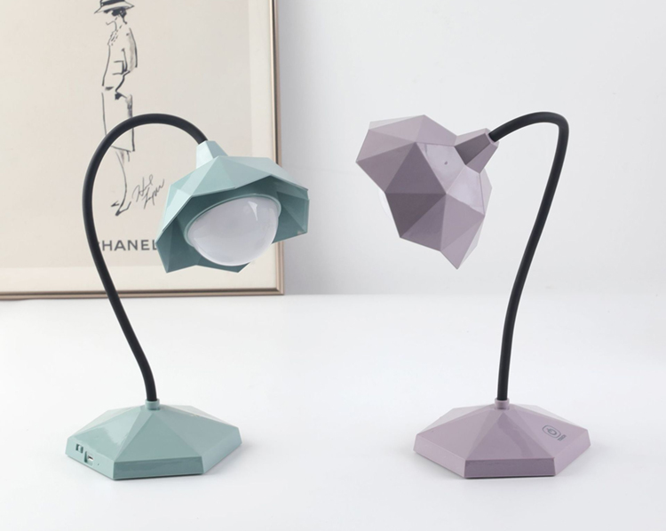 588北欧风触摸感应led台灯卧室床头灯儿童护眼学习灯