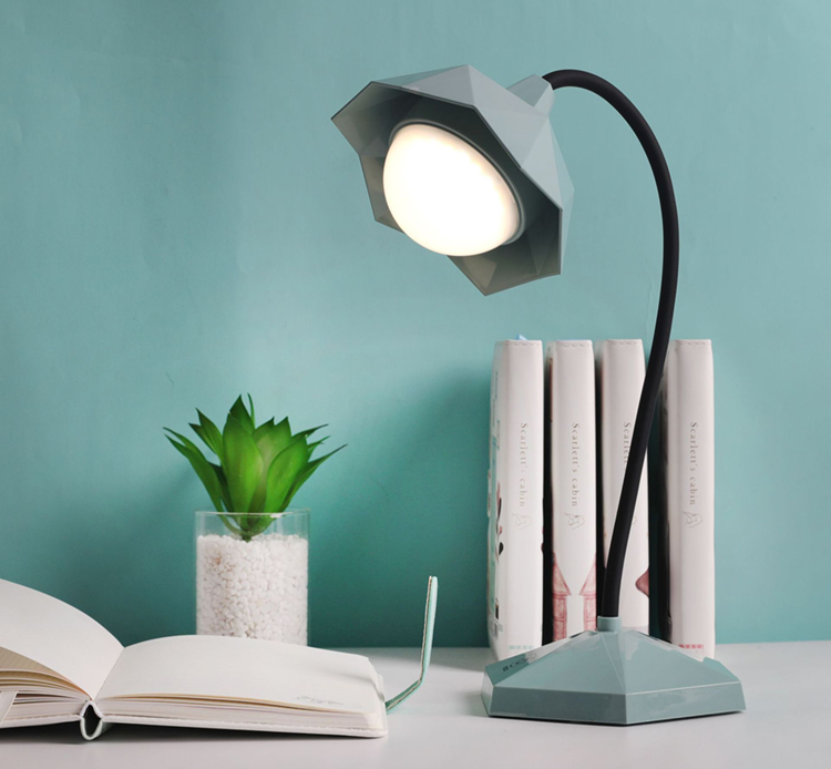 588北欧风触摸感应led台灯卧室床头灯儿童护眼学习灯