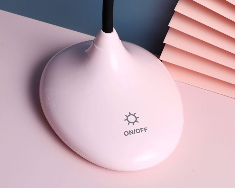 590触摸感应台灯简约北欧学生床头书桌led小夜灯