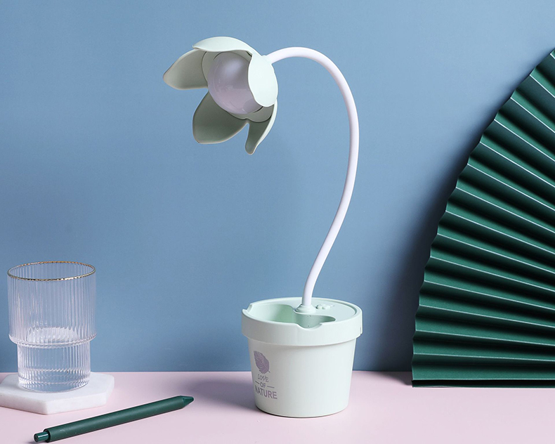 花朵笔筒台灯学生宿舍护眼学习两用创意个性