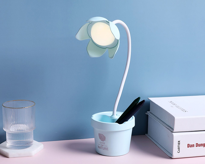 花朵笔筒台灯学生宿舍护眼学习两用创意个性