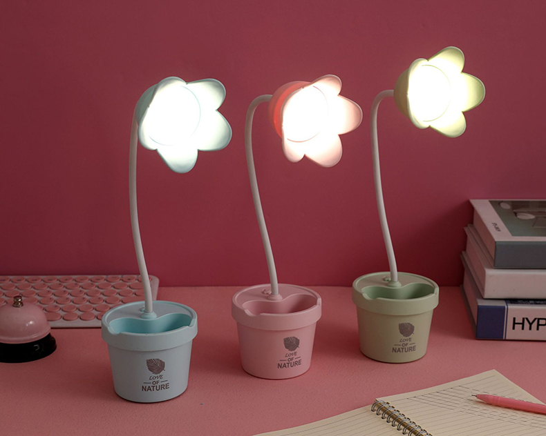 花朵笔筒台灯学生宿舍护眼学习两用创意个性