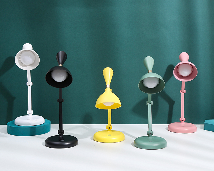 北欧风折叠式台灯触摸感应学生LED调光书桌学习台灯