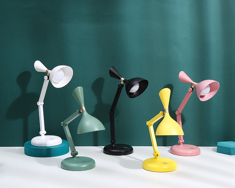 北欧风折叠式台灯触摸感应学生LED调光书桌学习台灯