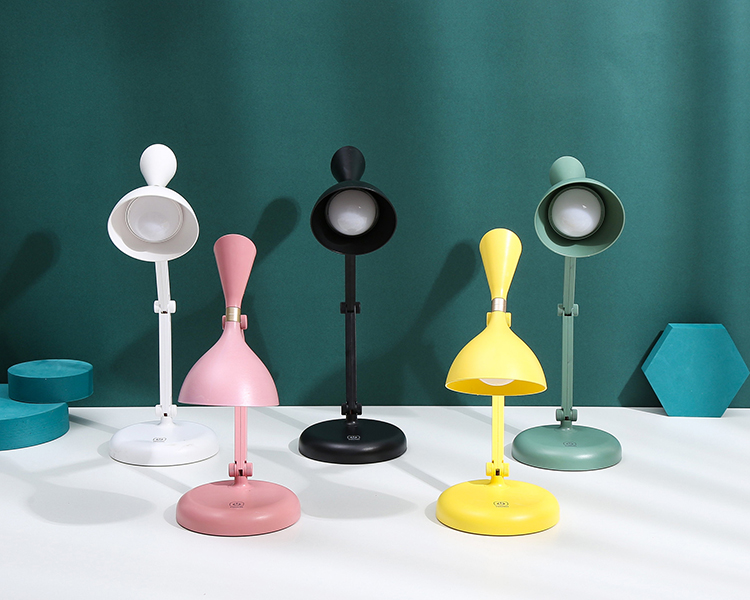 北欧风折叠式台灯触摸感应学生LED调光书桌学习台灯