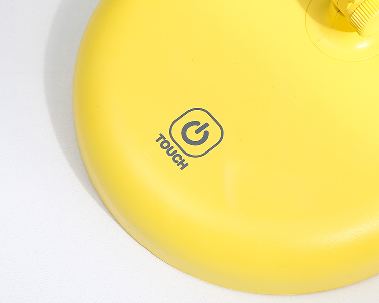 北欧风折叠式台灯触摸感应学生LED调光书桌学习台灯