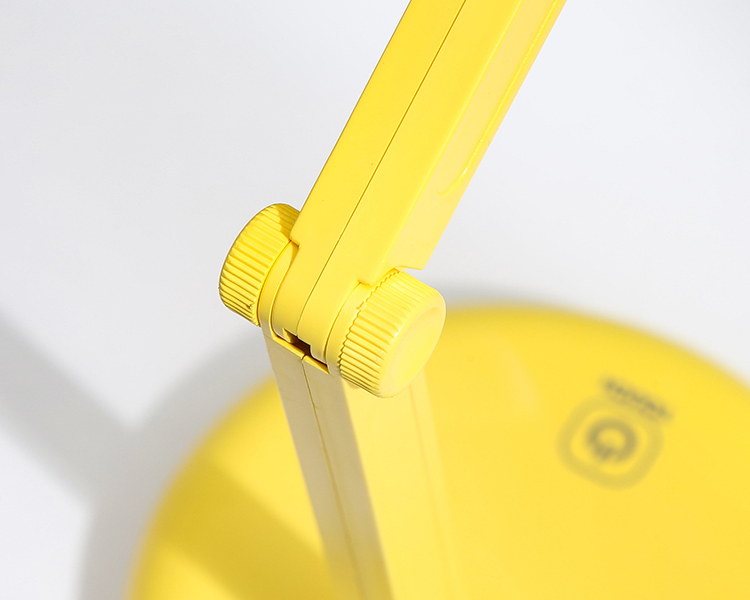 北欧风折叠式台灯触摸感应学生LED调光书桌学习台灯