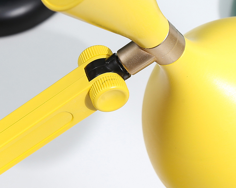 北欧风折叠式台灯触摸感应学生LED调光书桌学习台灯