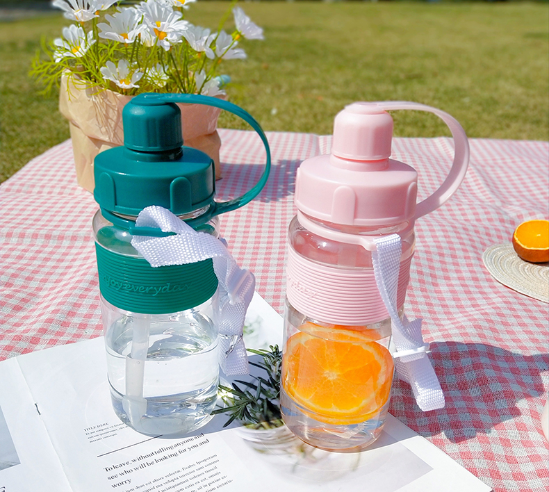 600ML简约清新太空手提塑料杯户外便携杯子旅行随手杯