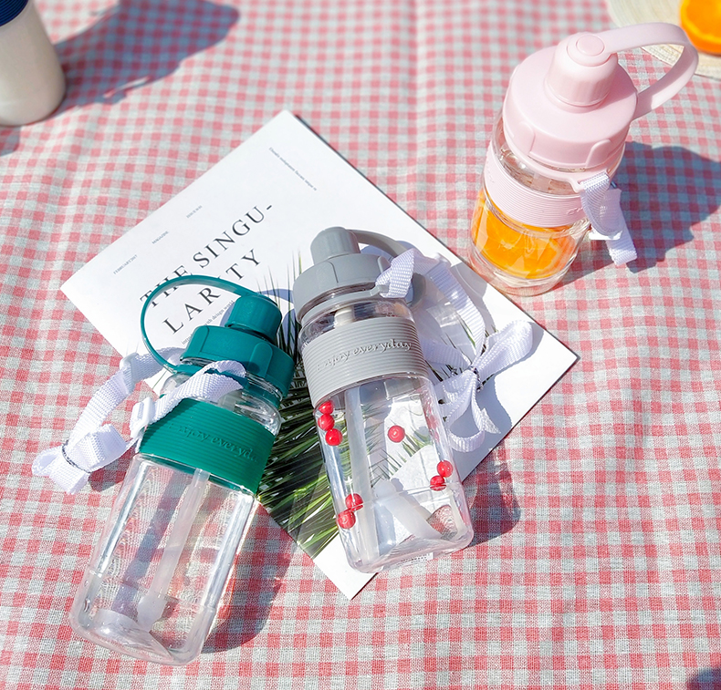 600ML简约清新太空手提塑料杯户外便携杯子旅行随手杯