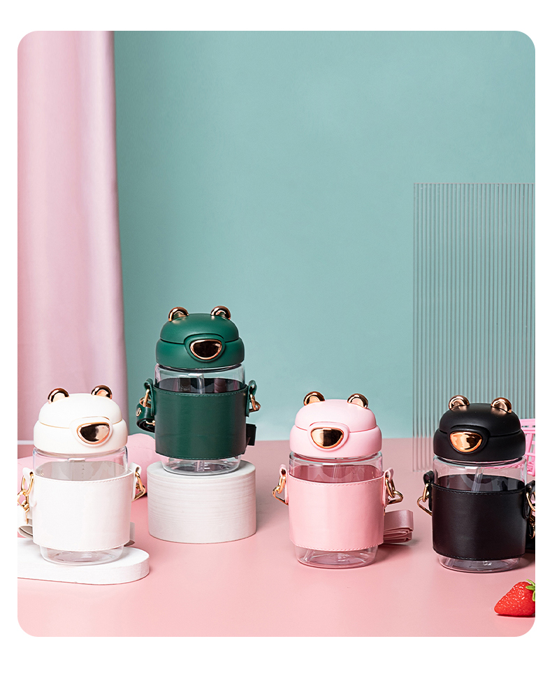 500ML可爱小熊吸管塑料杯弹跳盖手提背带便携随手杯