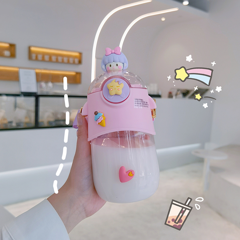 630ML软萌公仔吸管塑料杯高颜值男女生网红水壶（彩盒）